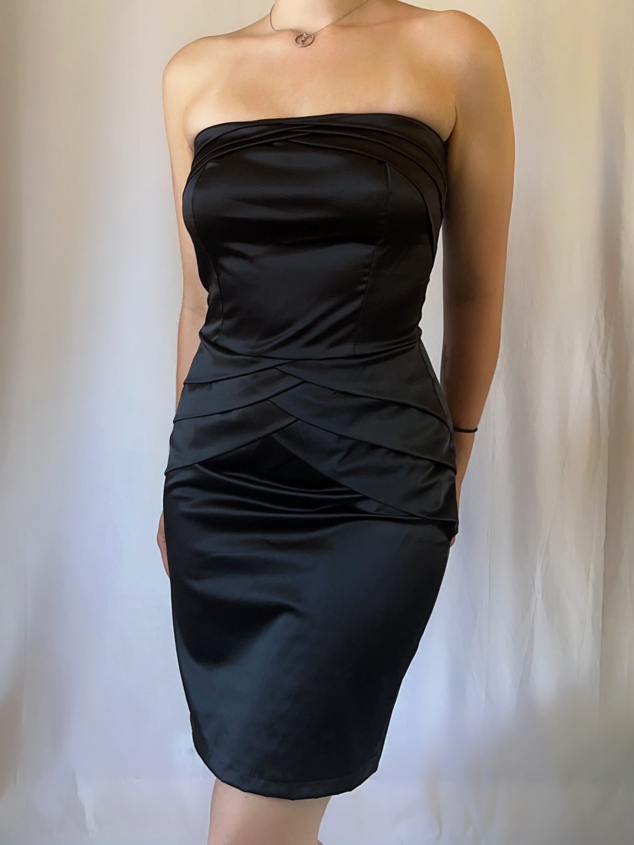 Robe Satinée Noire