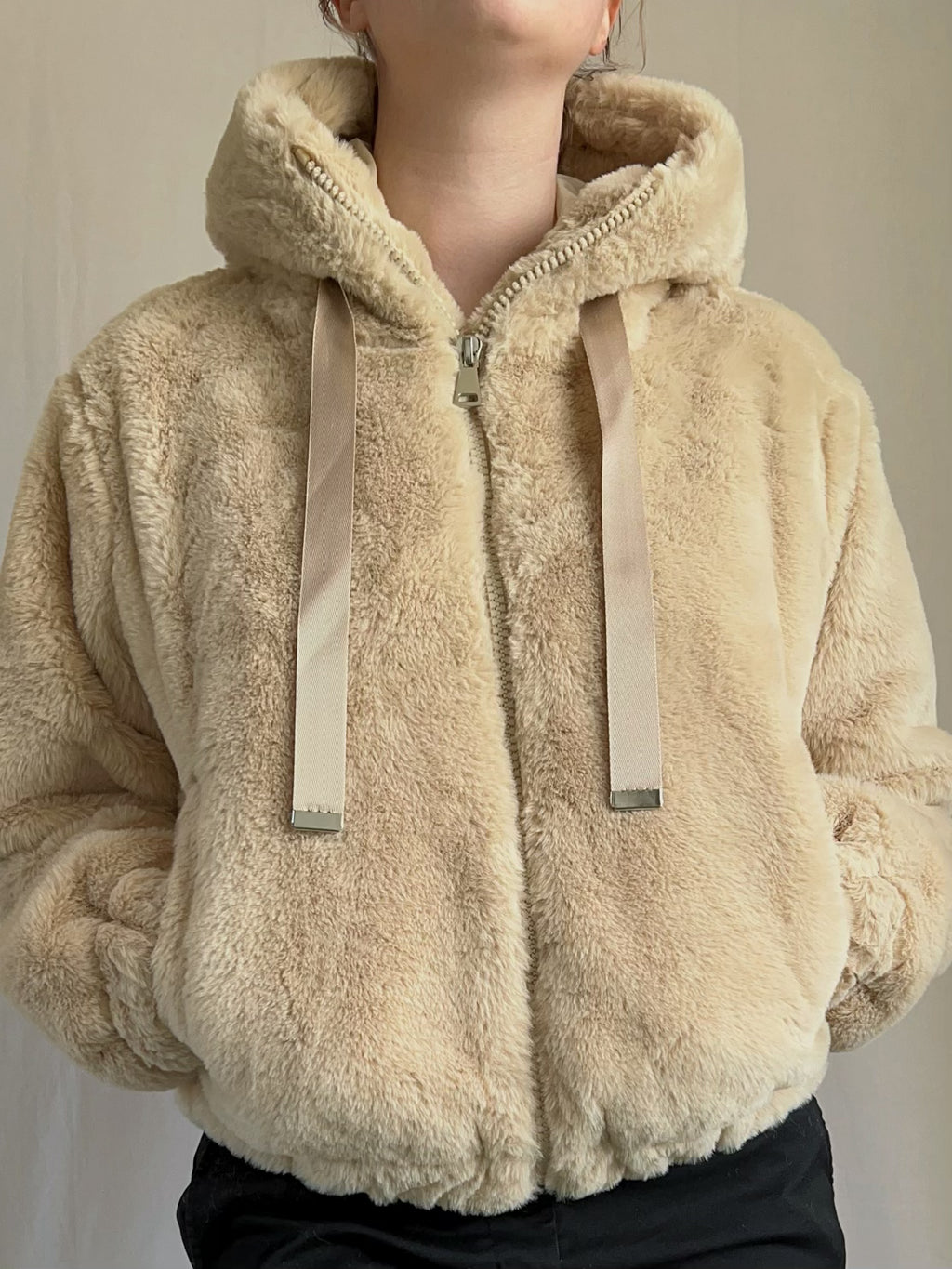 Veste Fluffy avec Capuche et Poches