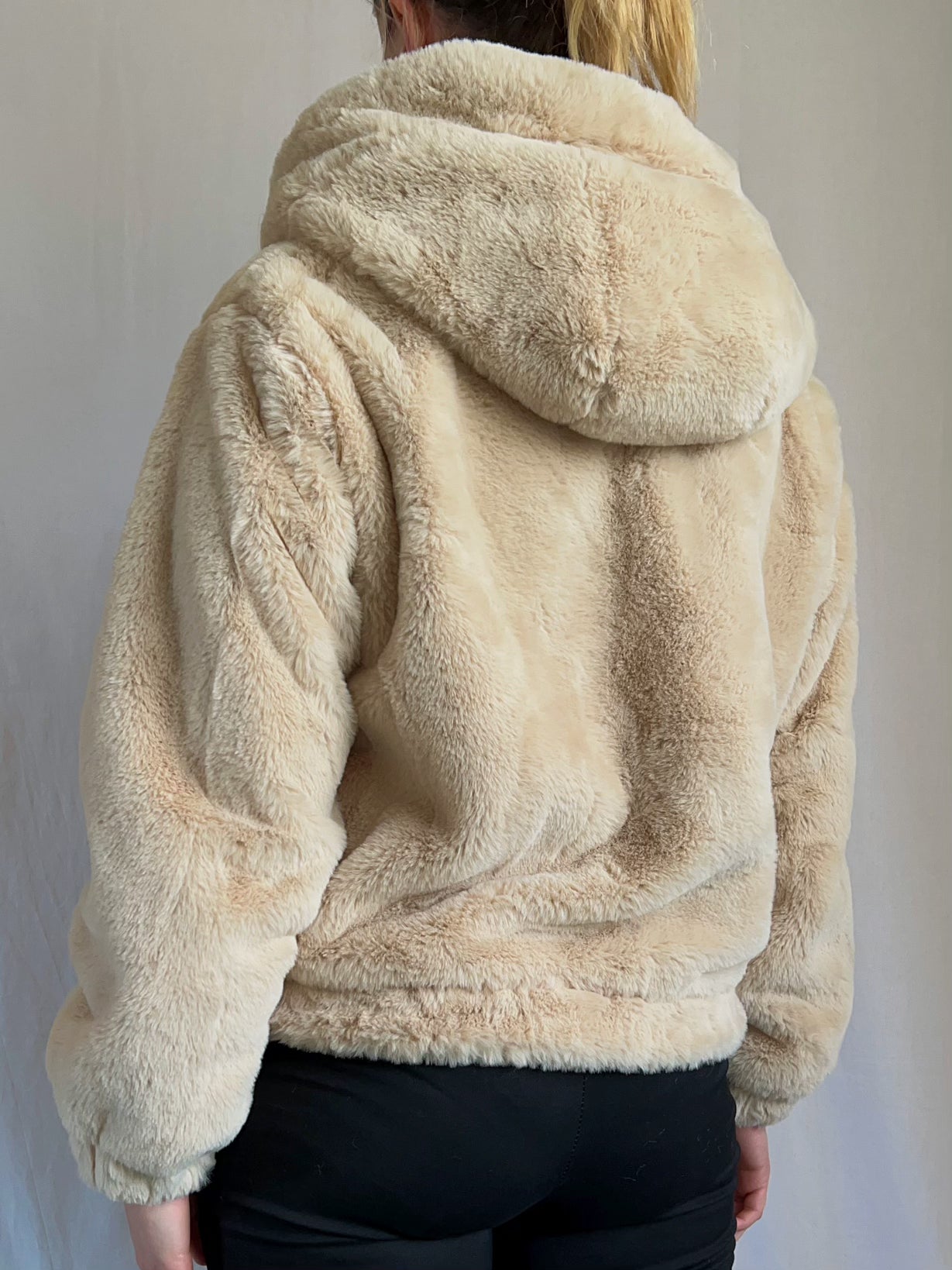 Veste Fluffy avec Capuche et Poches