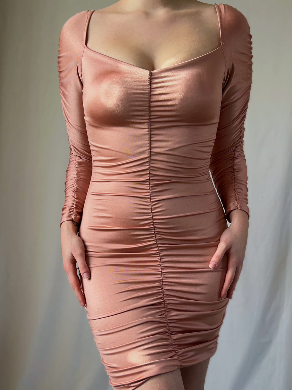 Robe Satinée (plusieurs couleurs)